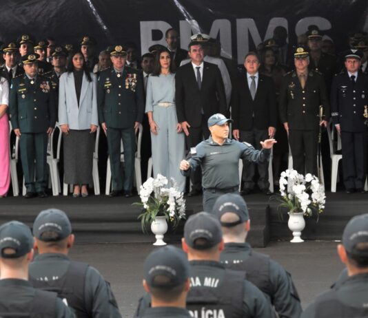 No aniversário da PM, governador destaca valorização do efetivo e serviço de inteligência PMMS Medalha Foto Saul Schramm