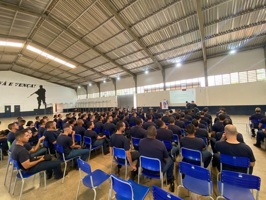 Núcleo Institucional de Cidadania da Polícia Civil participa de capacitação a soldados da PMMS sobre desafios da pessoa idosa