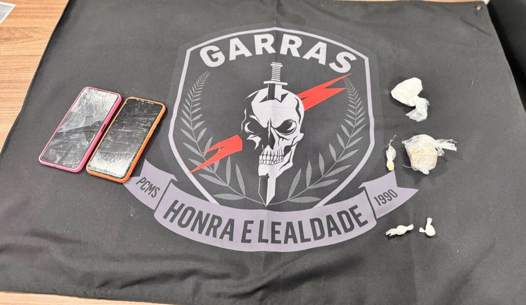 Polícia Civil prende casal por tráfico de drogas e fecha ponto de venda de drogas no Estrela do Sul