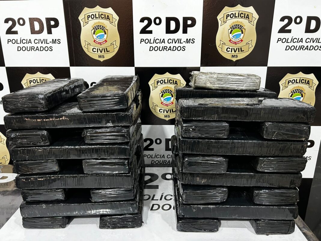Polícia Civil prende homem transportando 31 kg de maconha no Polícia Civil prende homem transportando 31 kg de maconha no Jardim Guaicurus em Dourados