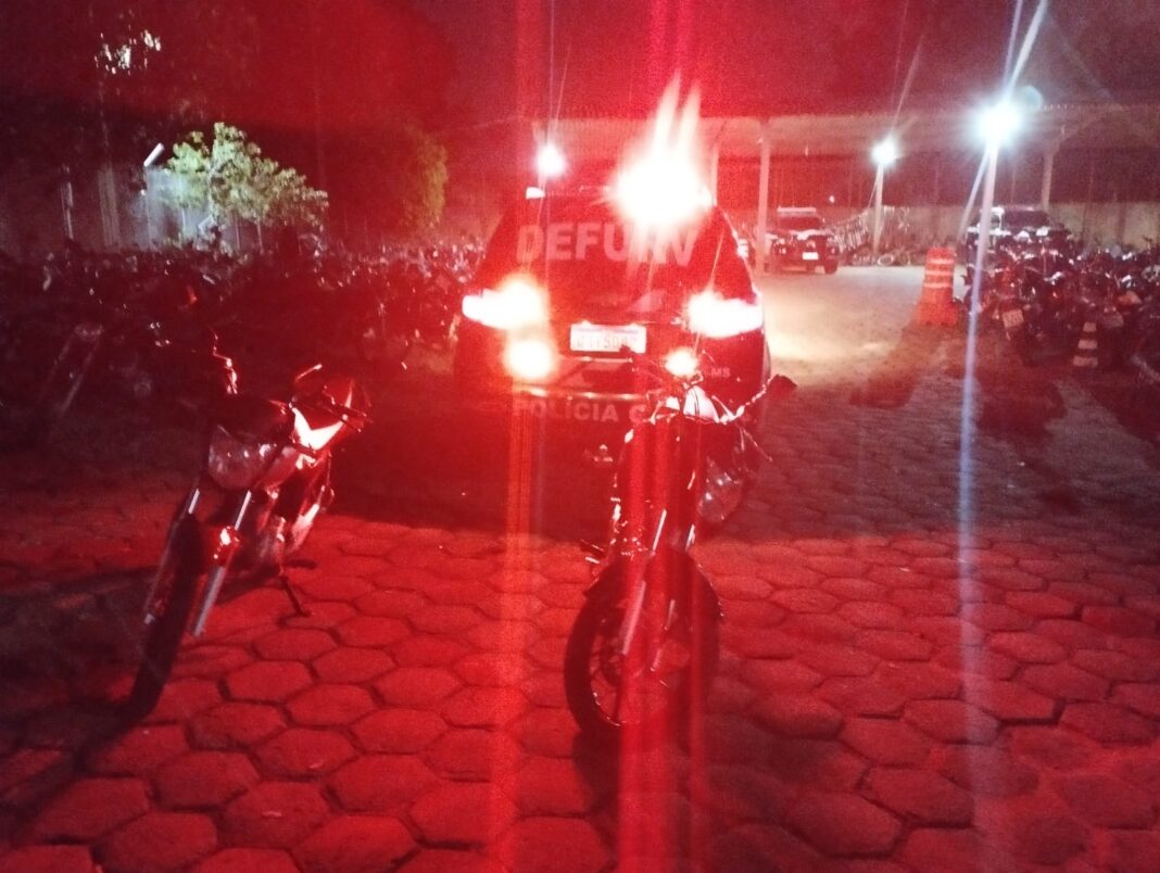 Polícia Civil esclarece roubo, recupera veículo, apreende motocicleta usada no Polícia Civil esclarece roubo, recupera veículo, apreende motocicleta usada no crime e prende dois receptadores em Campo Grande