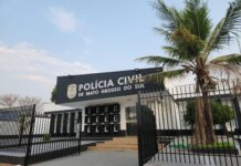 Polícia Civil prende homem em flagrante por descumprimento de medida protetiva em Coxim Polícia Civil prende foragido por crime de maus-tratos contra criança de 2 anos em Coxim