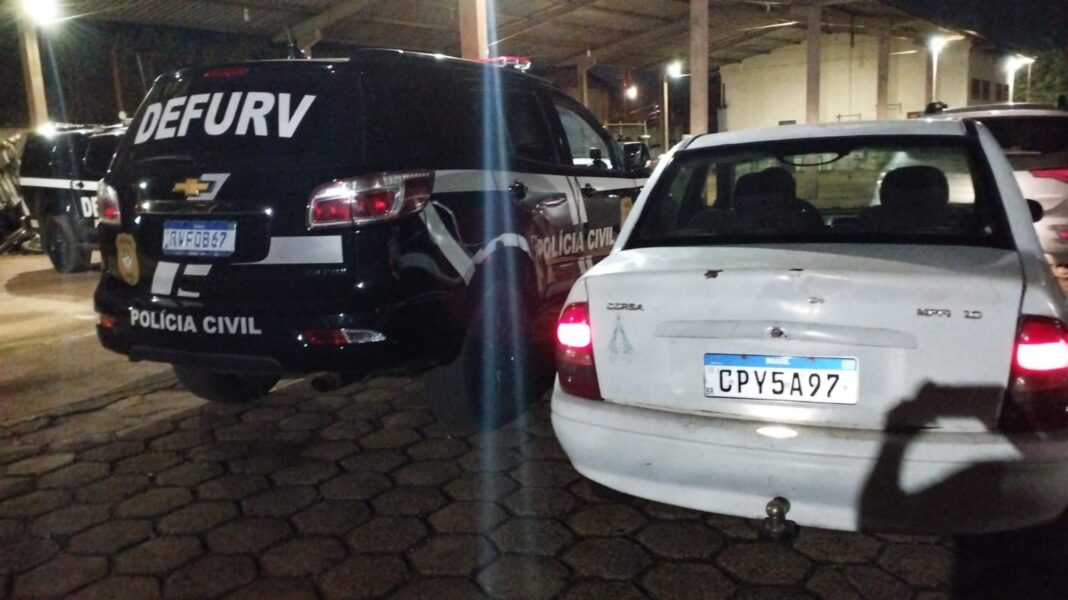 Polícia Civil recupera carro furtado na Capital e autua dois Polícia Civil recupera carro furtado na Capital e autua dois por receptação e adulteração