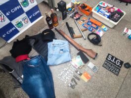 Polícia Militar e Polícia Civil realizam prisão por furto, tráfico de drogas e porte ilegal de arma de fogo em Chapadão do Sul Polícia Militar e Polícia Civil realizam prisão por furto, tráfico de drogas e porte ilegal de arma de fogo em Chapadão do Sul