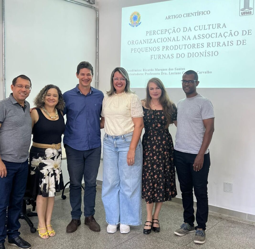 Servidores da Funtrab concluem especialização em Agentes Locais de Trabalho, Emprego e Renda – FUNTRAB