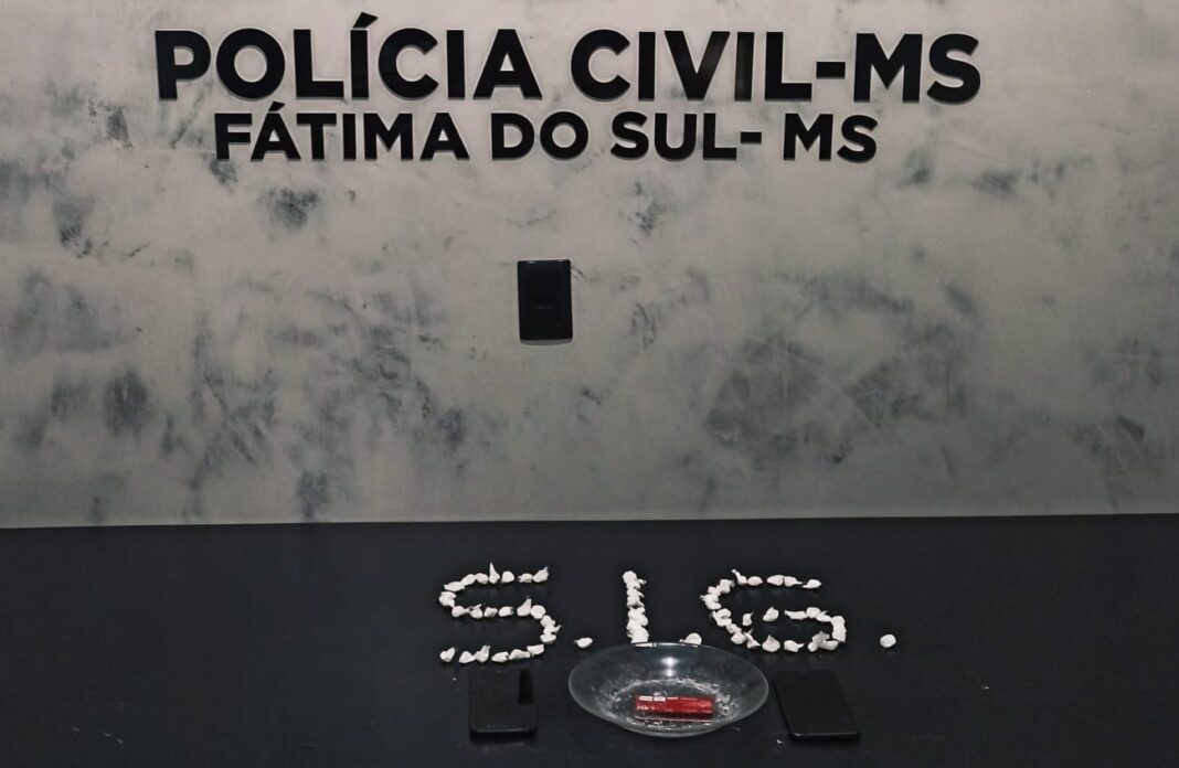 Operação da Polícia Civil prende casal de traficantes em Fátima Operação da Polícia Civil prende casal de traficantes em Fátima do Sul