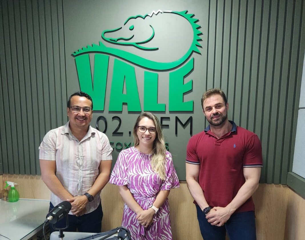 Delegacia de Atendimento à Mulher de Coxim participa de programa Delegacia de Atendimento à Mulher de Coxim participa de programa na rádio