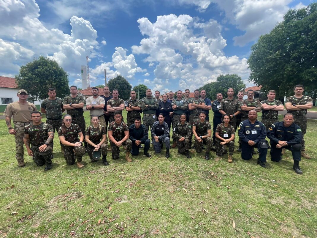 GARRAS realiza instrução de contraterrorismo ao Exército Brasileiro durante estágio GARRAS realiza instrução de contraterrorismo ao Exército Brasileiro durante estágio de segurança e proteção de autoridades