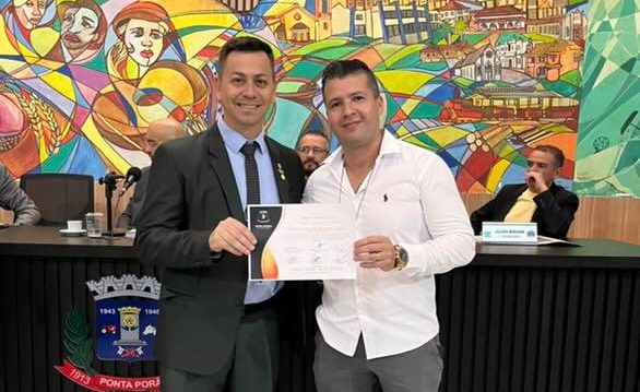 Policial civil é homenageado pela Câmara Municipal de Ponta Porã Policial civil é homenageado pela Câmara Municipal de Ponta Porã por prisão de autor de feminicídio