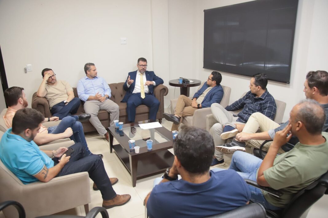 Deputado Marcos Pollon ressalta importância dos vereadores para apontar demandas - Câmara Municipal de Campo Grande