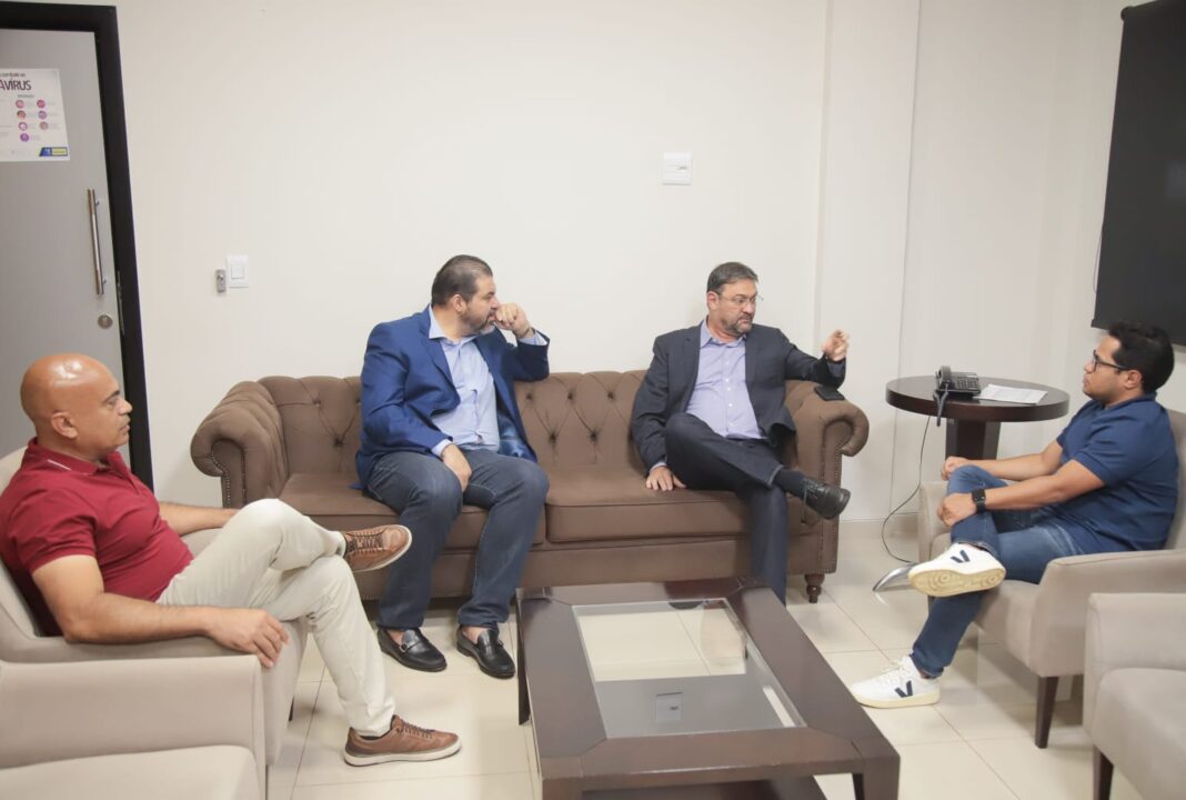 Papy recebe presidente e vice da Fiems para discutirem sobre retomada industrial na Capital - Câmara Municipal de Campo Grande
