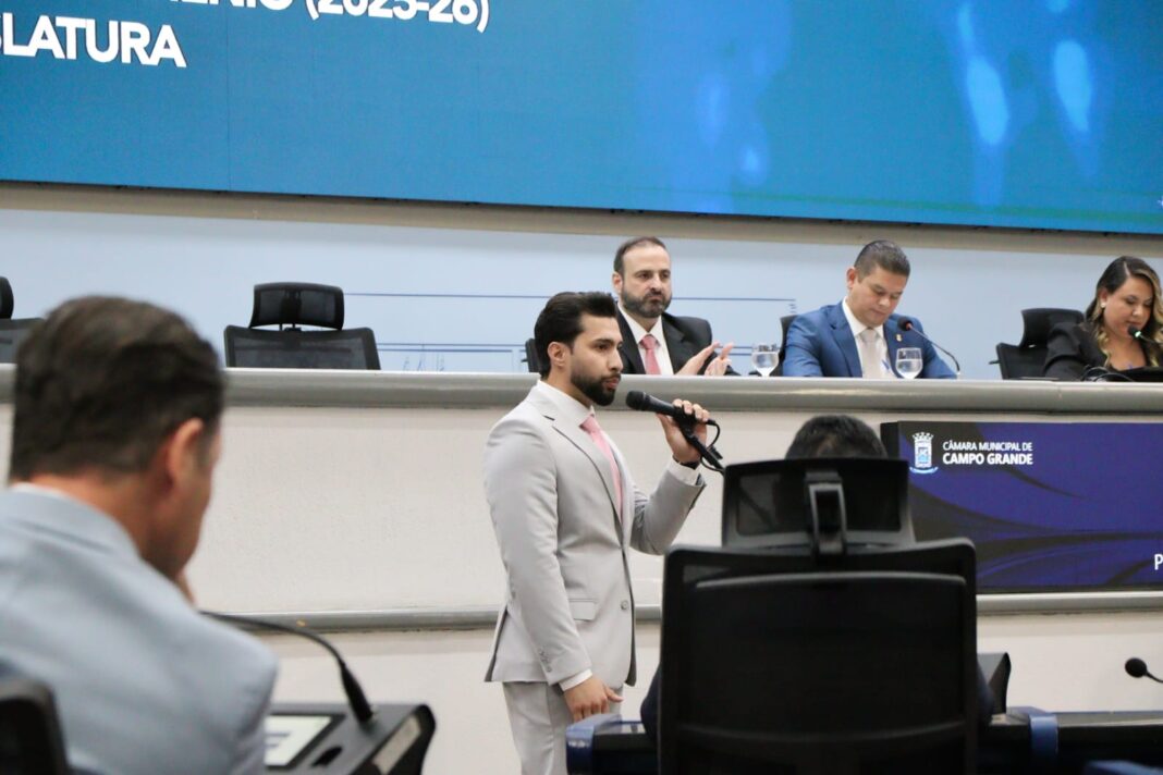 Fábio Rocha protocola projeto para oferecer um acolhimento mais humano e digno às mães que lidam com o luto da perda gestacional - Câmara Municipal de Campo Grande