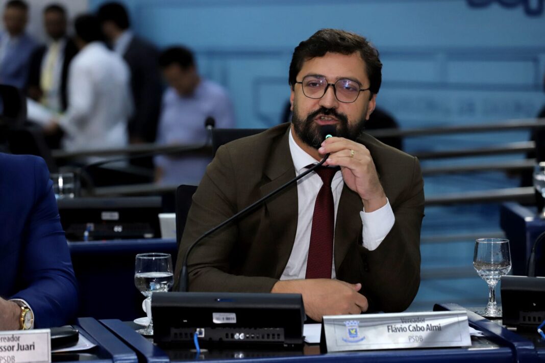 Flávio Cabo Almi destaca requerimento da CPI e faz indicações de melhorias para a população - Câmara Municipal de Campo Grande