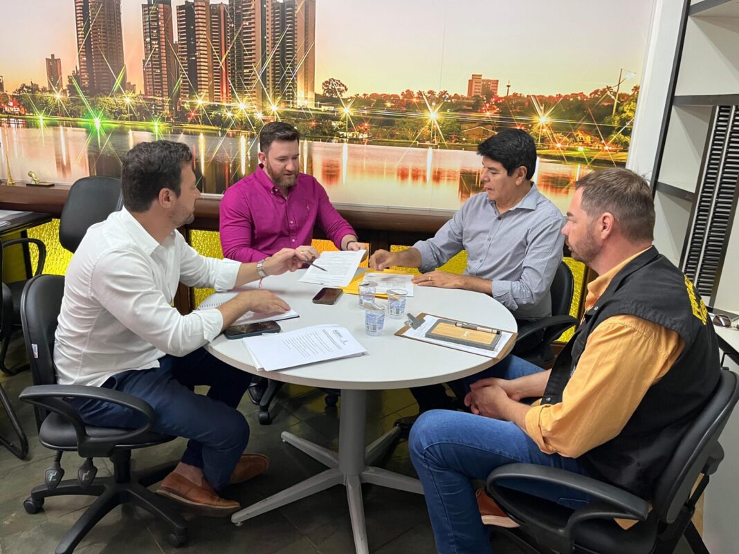 Maicon Nogueira solicita providência para conservação da malha asfáltica na rua Antônio Maria Coelho - Câmara Municipal de Campo Grande