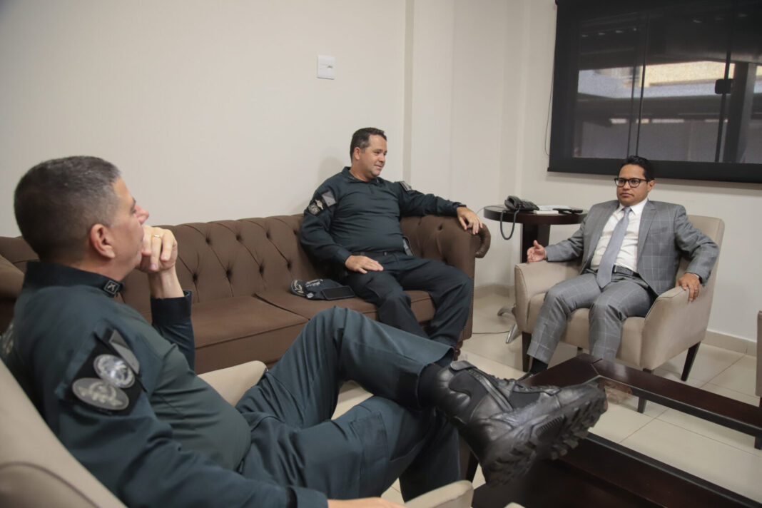 Presidente Papy recebe comandante do BPMTran para debaterem melhorias na segurança da Capital - Câmara Municipal de Campo Grande