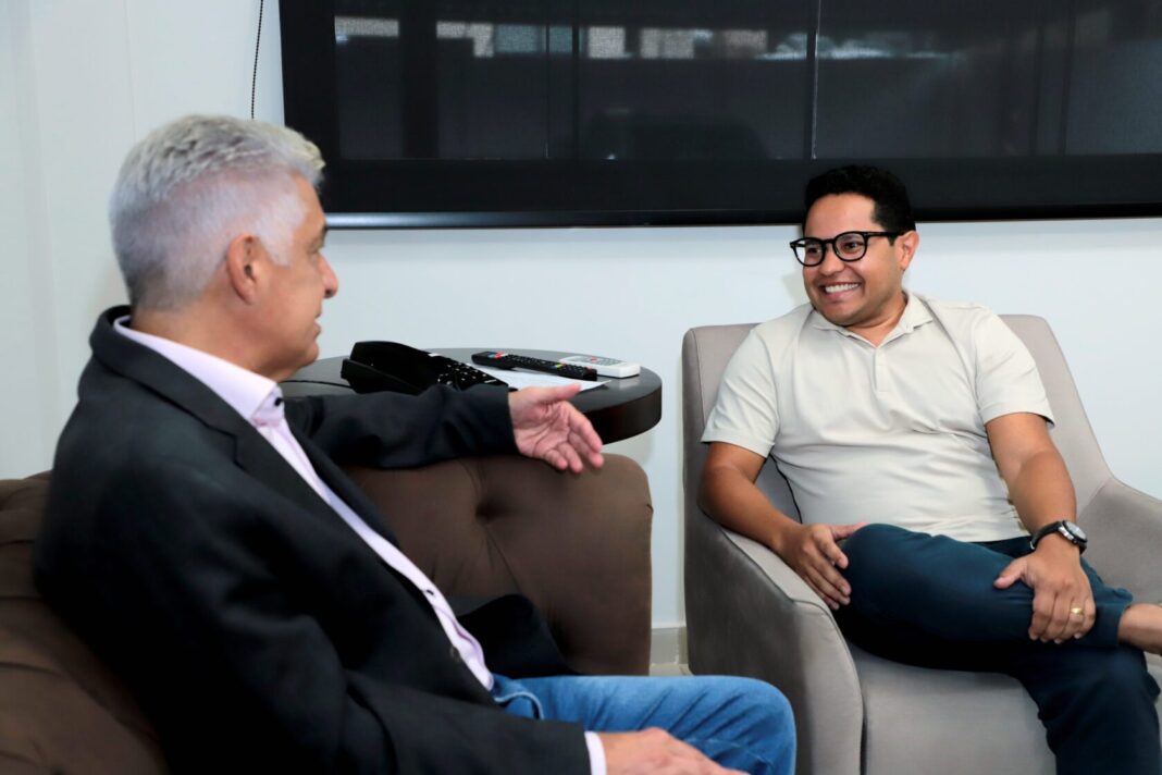 Presidente Papy recebe visita do secretário municipal de Governo para reforçar diálogo - Câmara Municipal de Campo Grande