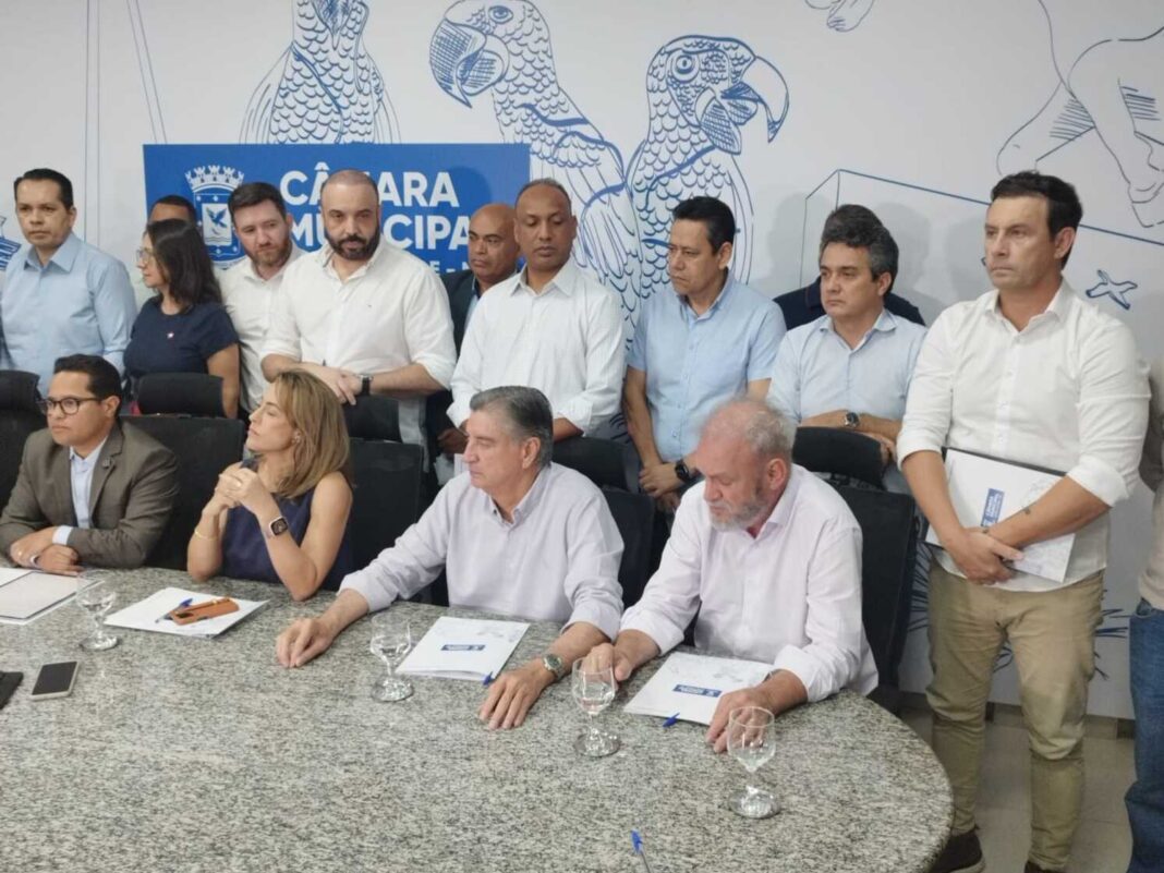 Vereador Clodoilson Pires participa de reunião com bancada federal na Câmara Municipal - Câmara Municipal de Campo Grande