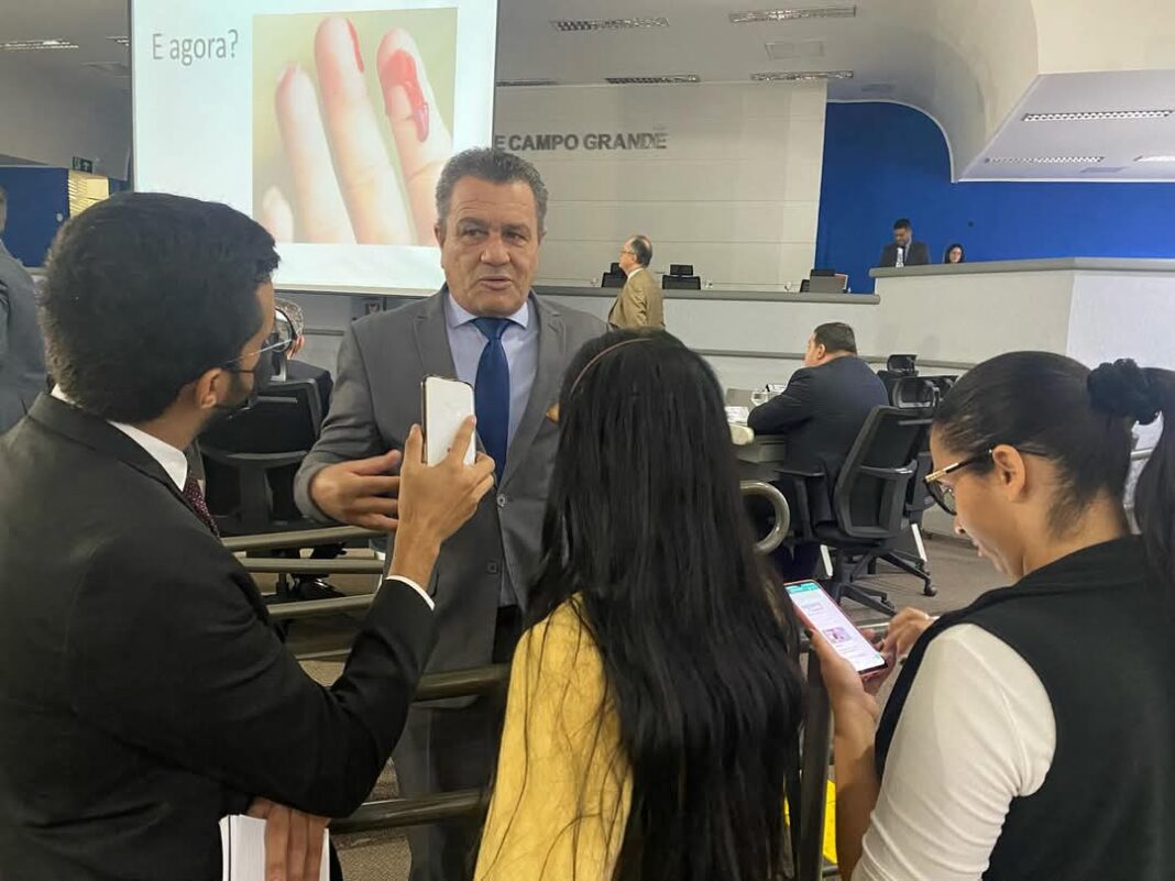 Vereador solicita operação tapa-buracos para ruas esburacadas do município - Câmara Municipal de Campo Grande