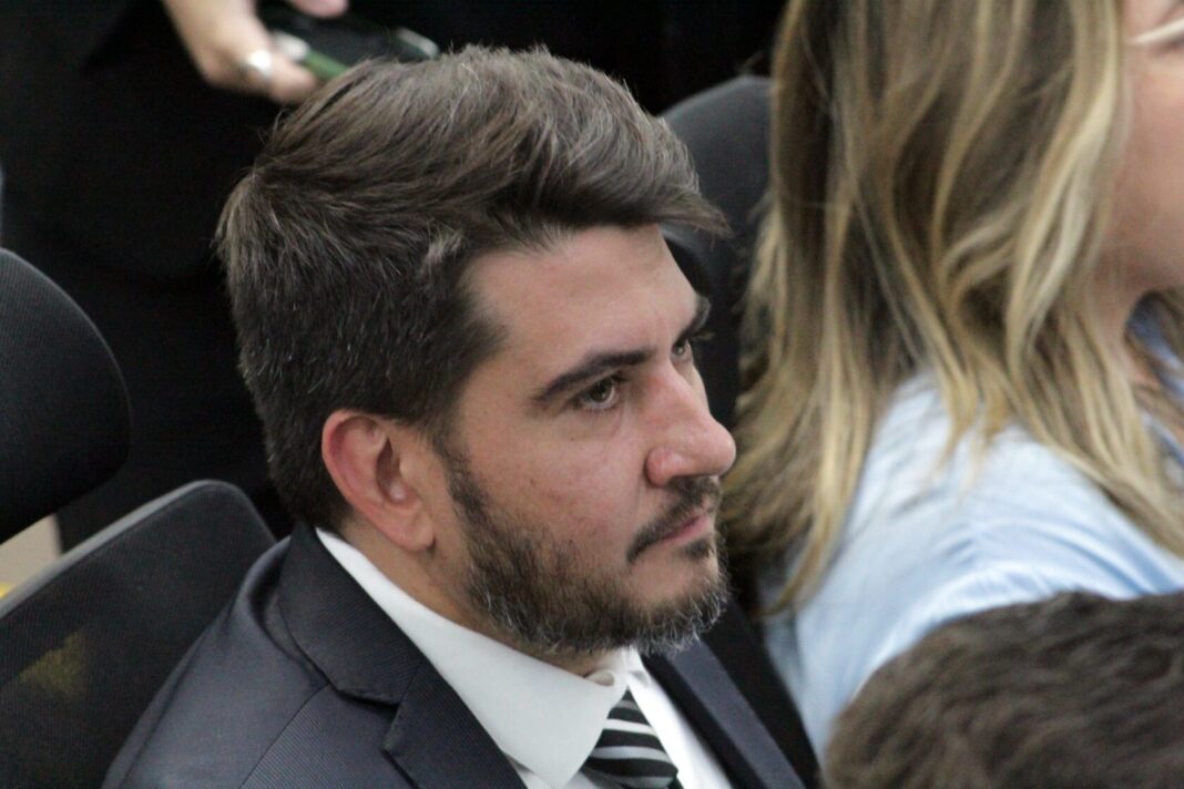 Após decisão do STJ, Rafael Tavares propõe projeto que garante a liberdade dos pais em vacinação contra Covid-19 - Câmara Municipal de Campo Grande