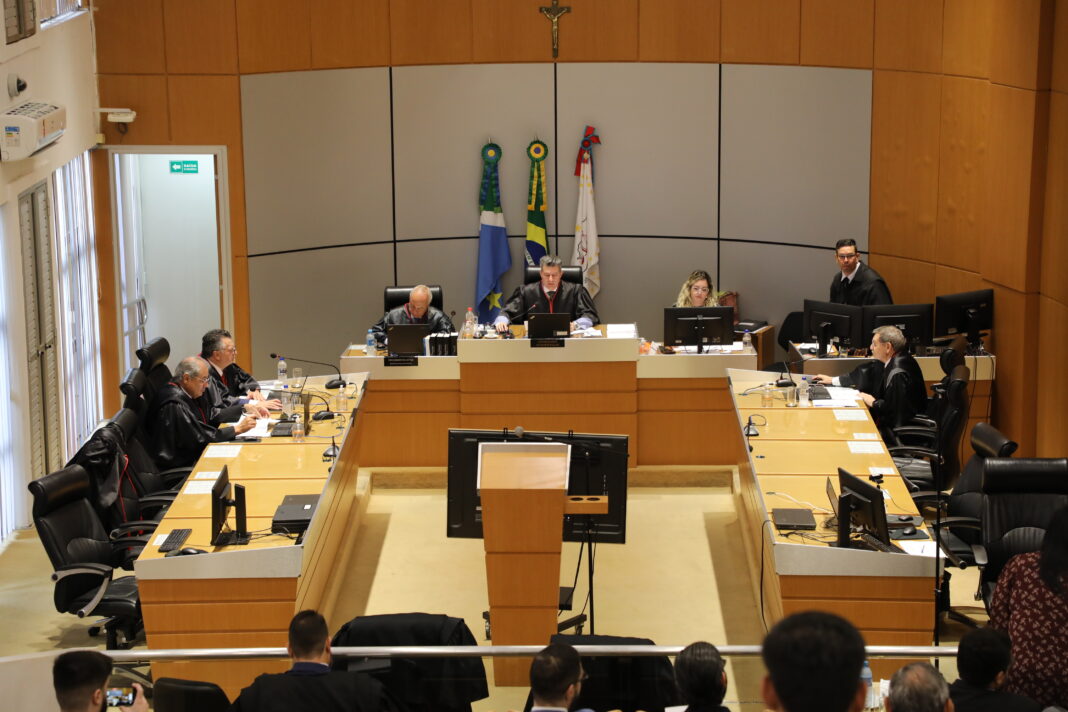 Empresa de panificação deve indenizar casal que adquiriu produto com presença de larvas