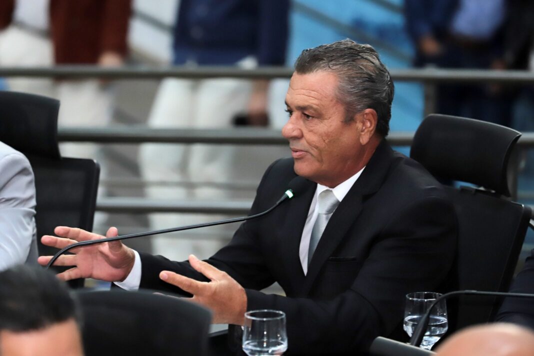 Patrolamento e Encascalhamento - Moradores do Mário Covas agradecem Vereador Delei - Câmara Municipal de Campo Grande