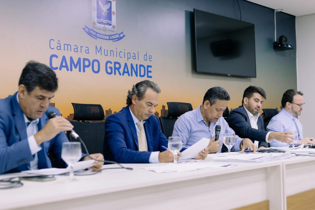 Primeira reunião da CCJ analisa 100 Projetos de Lei com celeridade e compromisso - Câmara Municipal de Campo Grande