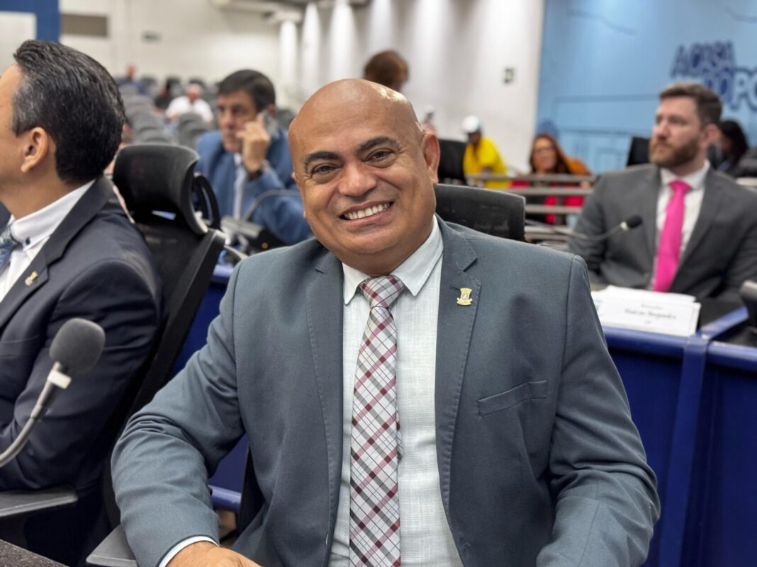 Projeto de Lei de Ronilço Guerreiro garante direito de permanência a pessoas com transtornos mentais acompanhadas de cães de suporte emocional - Câmara Municipal de Campo Grande