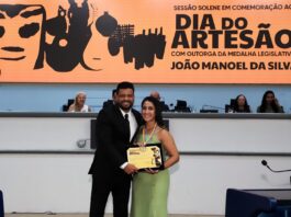 Vereador Professor Riverton homenageia artesã com a Medalha João Manoel da Silva – Câmara Municipal de Campo Grande Vereador Professor Riverton homenageia artesã com a Medalha João Manoel da Silva - Câmara Municipal de Campo Grande