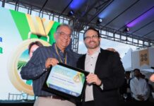 Dr. Lívio homenageia produtor rural Nelson Tavares com Medalha Tereza Cristina – Câmara Municipal de Campo Grande Dr. Lívio homenageia produtor rural Nelson Tavares com Medalha Tereza Cristina - Câmara Municipal de Campo Grande