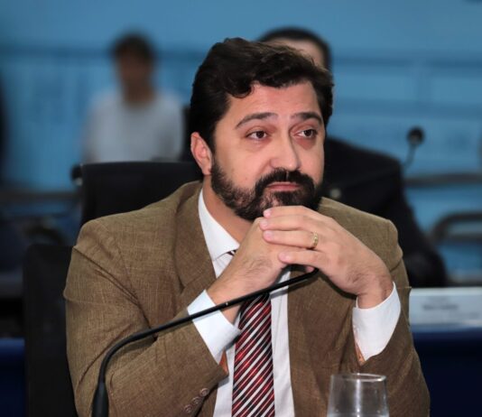 Flávio Cabo Almi protocola indicações e homenageia destaques da segurança e cultura local – Câmara Municipal de Campo Grande Flávio Cabo Almi protocola indicações e homenageia destaques da segurança e cultura local - Câmara Municipal de Campo Grande