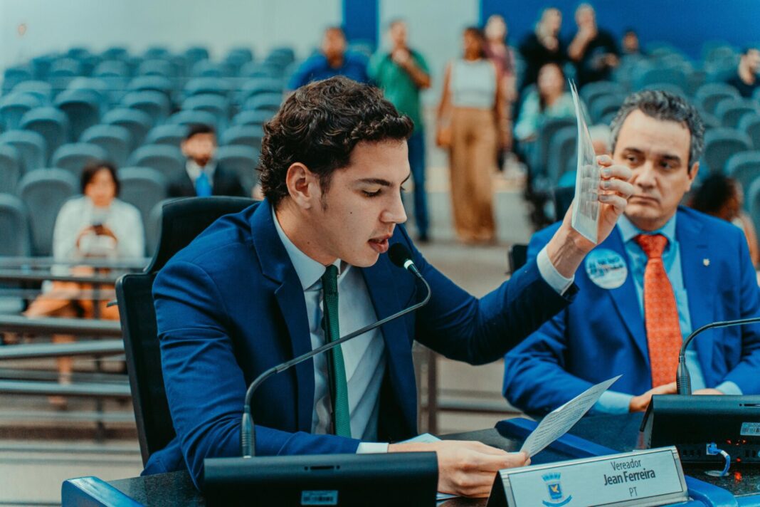 Jean Ferreira cita crimes da ditadura ao falar sobre 61 anos do golpe - Câmara Municipal de Campo Grande