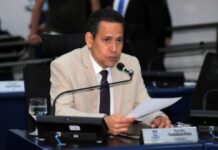 Vereador Clodoilson Pires cobra manutenção de praça e iluminação para mais segurança nos bairros – Câmara Municipal de Campo Grande Vereador Clodoilson Pires cobra manutenção de praça e iluminação para mais segurança nos bairros - Câmara Municipal de Campo Grande