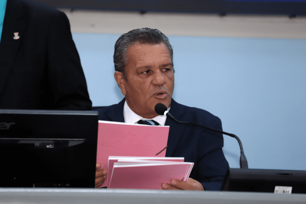 Vereador Delei Pinheiro solicita implantação de área de espera para motos no centro da Cidade - Câmara Municipal de Campo Grande