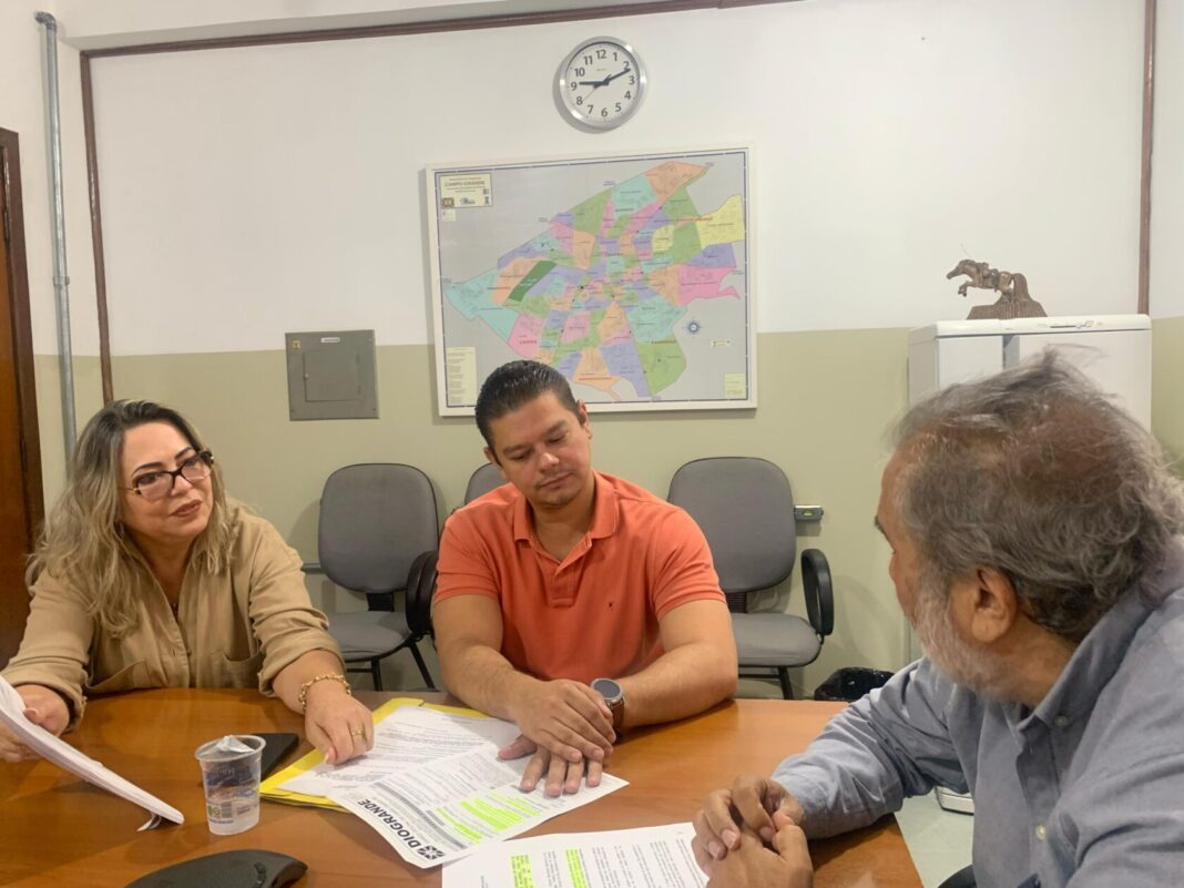 Vereador Otávio Trad se reúne com diretor-presidente do Consórcio Guaicurus para garantir a execução da lei que beneficia usuárias do transporte coletivo - Câmara Municipal de Campo Grande