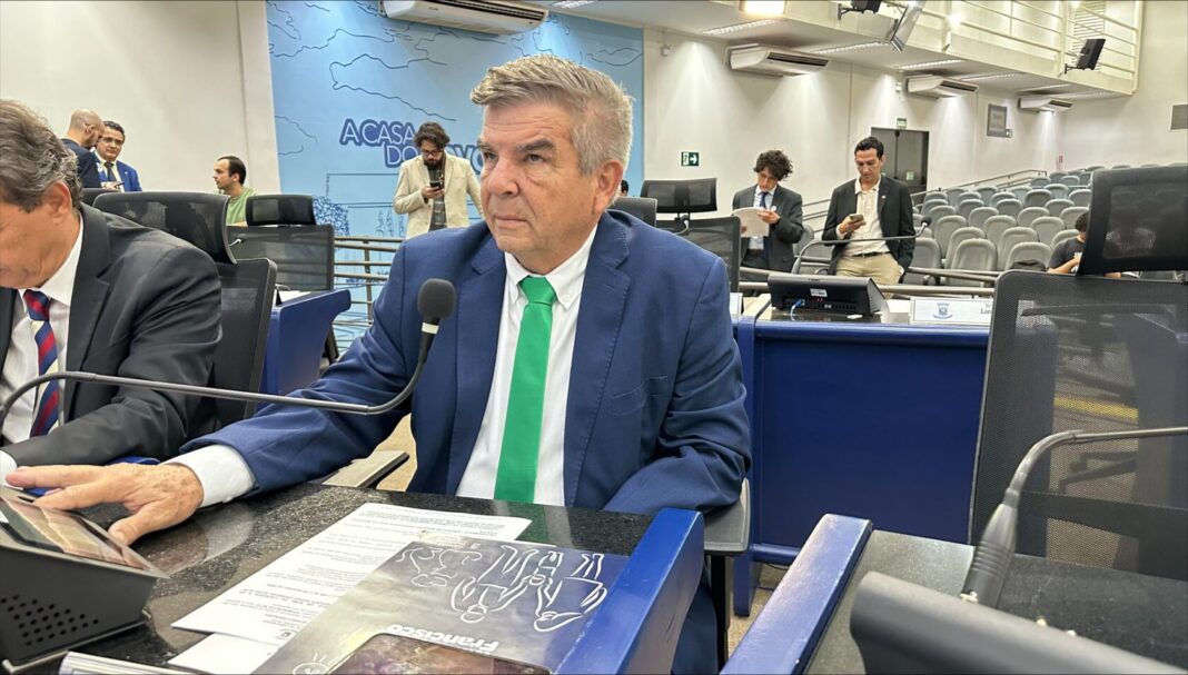 Vereador Veterinário Francisco solicita melhorias em bairros de Campo Grande Vereador Veterinário Francisco solicita melhorias em bairros de Campo Grande para garantir segurança e bem-estar da população - Câmara Municipal de Campo Grande