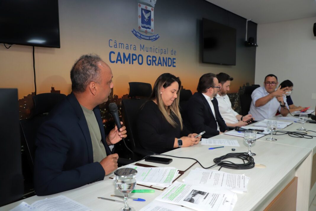 Após mais de 60 dias de CPI proposta por vereador Após mais de 60 dias de CPI proposta por vereador Junior Coringa, Agereg determina substituição de 98 ônibus antigos - Câmara Municipal de Campo Grande