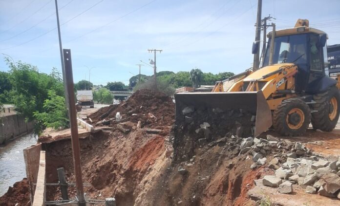 Após trégua da chuva, Sisep avança em obra de recuperação na Ernesto Geisel
