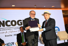 Desembargador Ruy Celso é homenageado durante o 95º Encoge em Brasília Imagem notícia Desembargador Ruy Celso é homenageado durante o 95º Encoge em Brasília