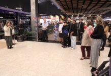 Exposição fotográfica "Nasce uma Família, a História Continua…" chega ao Comper Itanhangá Imagem notícia Exposição fotográfica