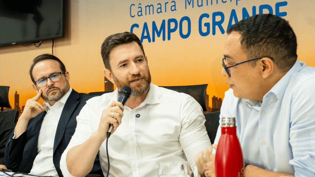 “O interesse da população não foi colocado em primeiro lugar”, afirma Maicon Nogueira em oitiva de ex-diretor da Agereg - Câmara Municipal de Campo Grande