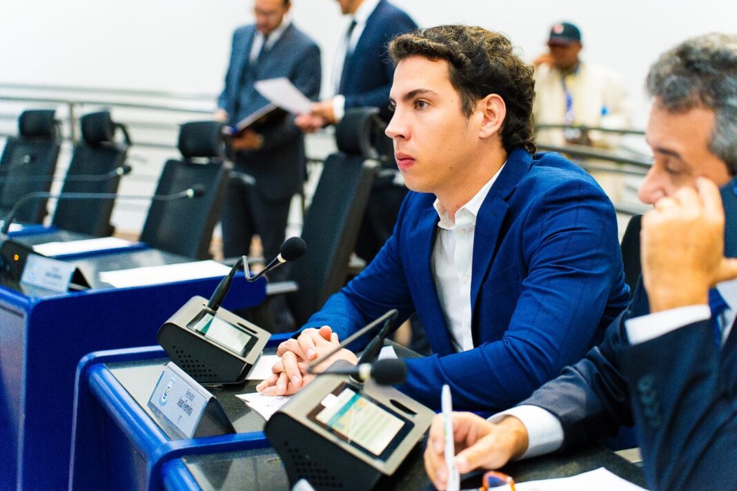 Projeto de Jean para combater vício em bets é aprovado na Câmara - Câmara Municipal de Campo Grande