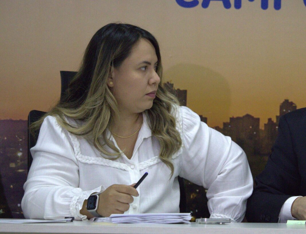 "Temos que aceitar a falta de qualidade?", afirma Ana Portela após ex-Diretor admitir inviabilidade do contrato do Consórcio Guaicurus - Câmara Municipal de Campo Grande