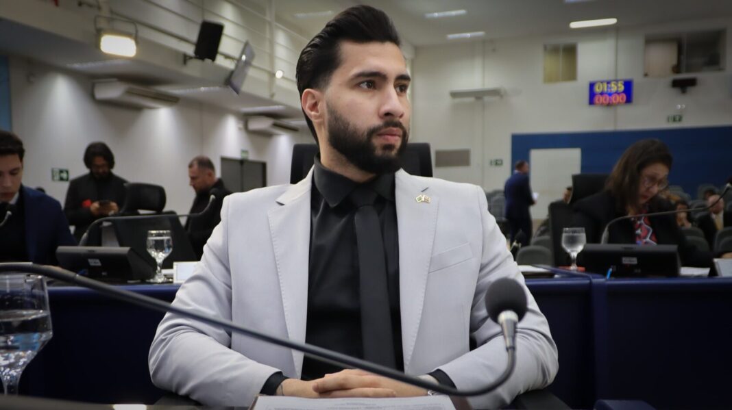 Vereador Fábio Rocha vota a favor do REFIS e reforça apoio à população - Câmara Municipal de Campo Grande