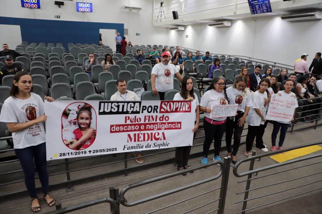 Câmara aprova requerimento pedindo informações à Santa Casa sobre morte Câmara aprova requerimento pedindo informações à Santa Casa sobre morte de criança - Câmara Municipal de Campo Grande