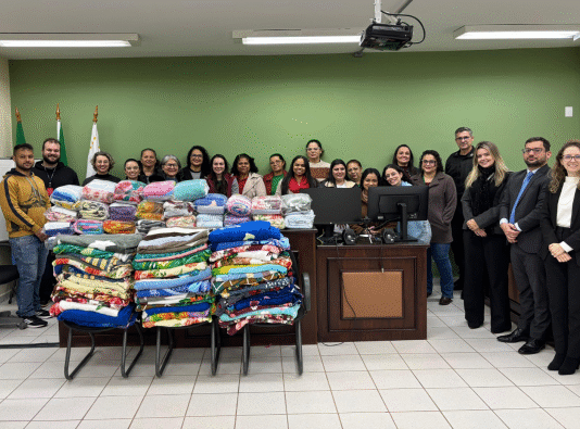Comarca de Itaquiraí doa cobertores para famílias em situação de vulnerabilidade Imagem notícia Comarca de Itaquiraí doa cobertores para famílias em situação de vulnerabilidade