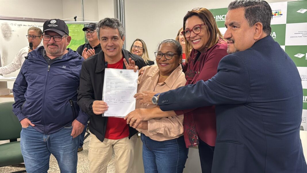 Dignidade a quem produz: Landmark celebra entrega de concessões a Dignidade a quem produz: Landmark celebra entrega de concessões a agricultores do Assentamento Estrela - Câmara Municipal de Campo Grande