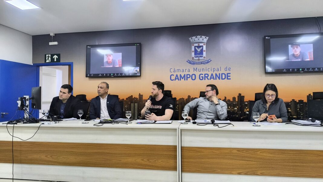 “Jogam os usuários dentro daquela sucata e ainda dizem: Coloca “Jogam os usuários dentro daquela sucata e ainda dizem: Coloca até não caber mais”, afirma ex-funcionário do Consórcio Guaicurus - Câmara Municipal de Campo Grande