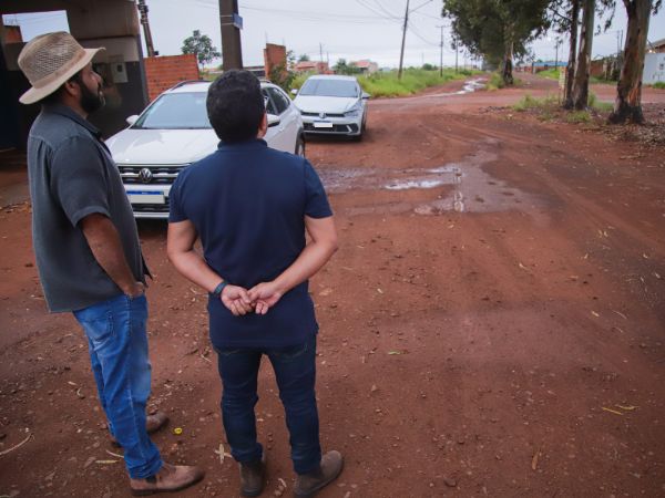 Papy busca meios para viabilizar asfalto no Riviera Park e Papy busca meios para viabilizar asfalto no Riviera Park e outros bairros da Capital - Câmara Municipal de Campo Grande
