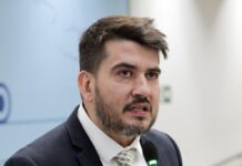 Rafael Tavares quer exames periódicos e antecedentes obrigatórios para servidores que atuam com crianças em Campo Grande – Câmara Municipal de Campo Grande Rafael Tavares quer exames periódicos e antecedentes obrigatórios para servidores que atuam com crianças em Campo Grande - Câmara Municipal de Campo Grande