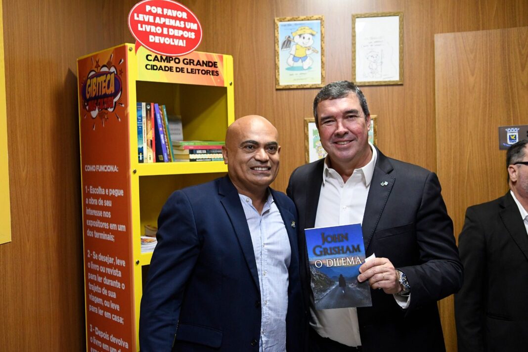 Ronilço Guerreiro participa de fórum sobre o futuro do Brasil e recebe visita do governador em seu gabinete - Câmara Municipal de Campo Grande